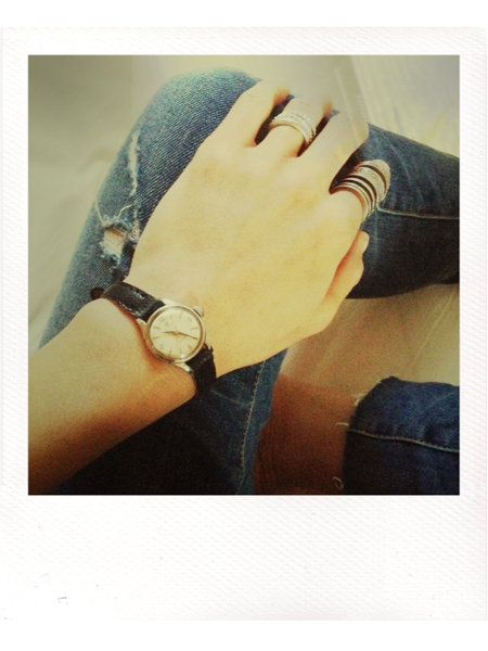 Finger, Wrist, Denim, Watch, Fashion accessory, Fashion, Analog watch, Watch accessory, Nail, Street fashion, 