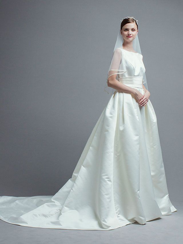 Sleeve, Dress, Shoulder, Bridal clothing, Textile, Photograph, White, Wedding dress, Gown, Formal wear, 
