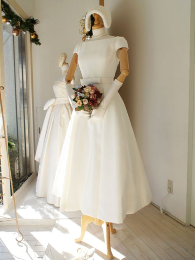 Clothing, Sleeve, Dress, Shoulder, Floor, White, Bridal clothing, Flooring, Wedding dress, Gown, 