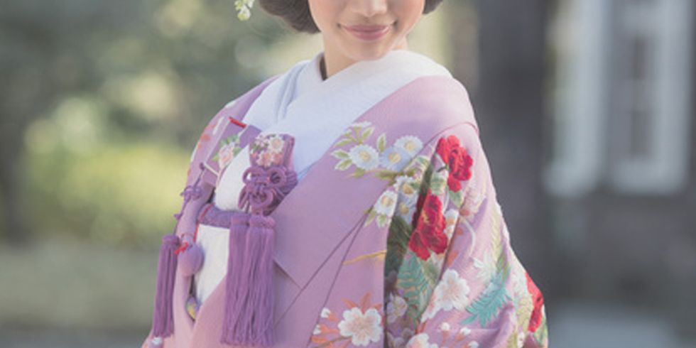 Hairstyle, Sleeve, Textile, Kimono, Fashion, Lavender, Costume, Spring, Tradition, Embroidery, 