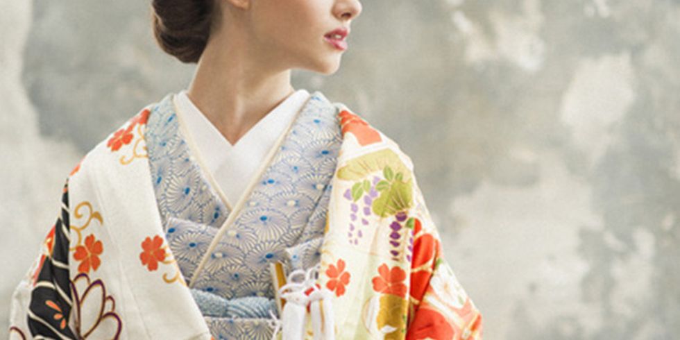 Hairstyle, Sleeve, Textile, Style, Fashion, Kimono, Temple, Costume, Tradition, Street fashion, 