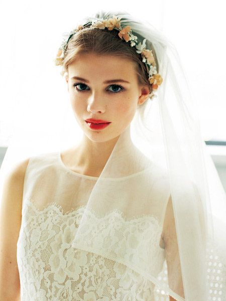 Clothing, Sleeve, Bridal veil, Veil, Bridal accessory, Bridal clothing, Textile, Photograph, Wedding dress, Bride, 