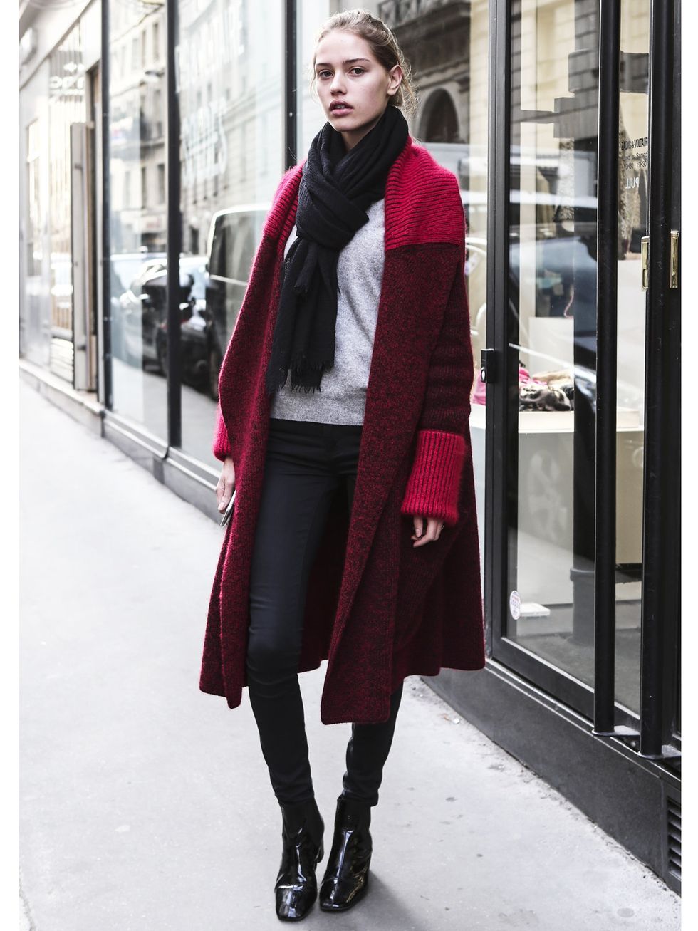Winter, Textile, Outerwear, Style, Street fashion, Fashion accessory, Fashion, Pattern, Natural material, Maroon, 
