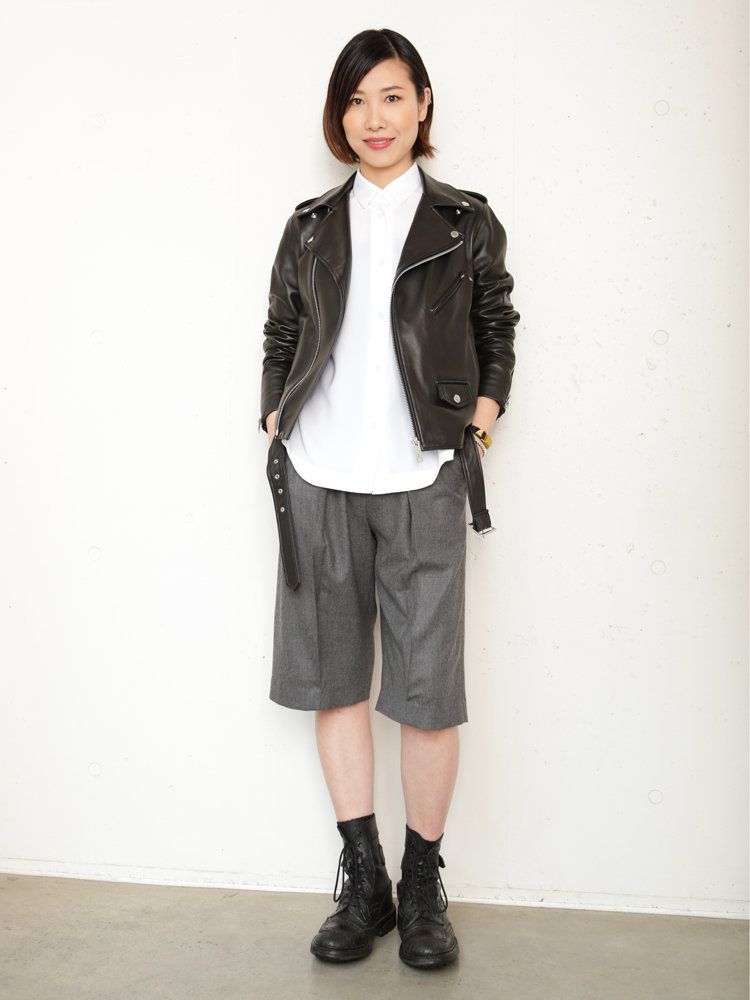 Clothing, Sleeve, Collar, Jacket, Joint, Outerwear, White, Style, Knee, Fashion, 