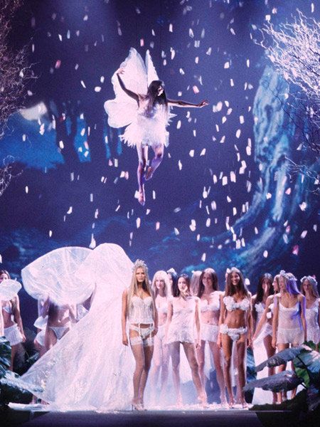 Art, Painting, Stage, Illustration, heater, Confetti, Dance, Photomontage, Costume design, Feather, 