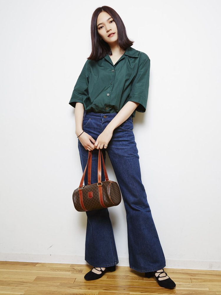 Clothing, Brown, Sleeve, Trousers, Bag, Shoulder, Denim, Textile, Style, Luggage and bags, 