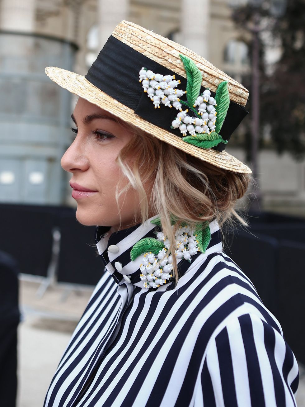 Clothing, Hat, Hairstyle, Green, Collar, Style, Fashion accessory, Headgear, Street fashion, Costume accessory, 