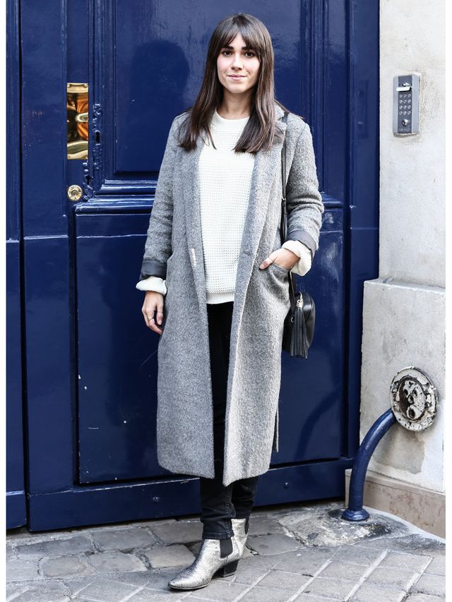 Clothing, Blue, Sleeve, Textile, Standing, Outerwear, Style, Coat, Street fashion, Electric blue, 