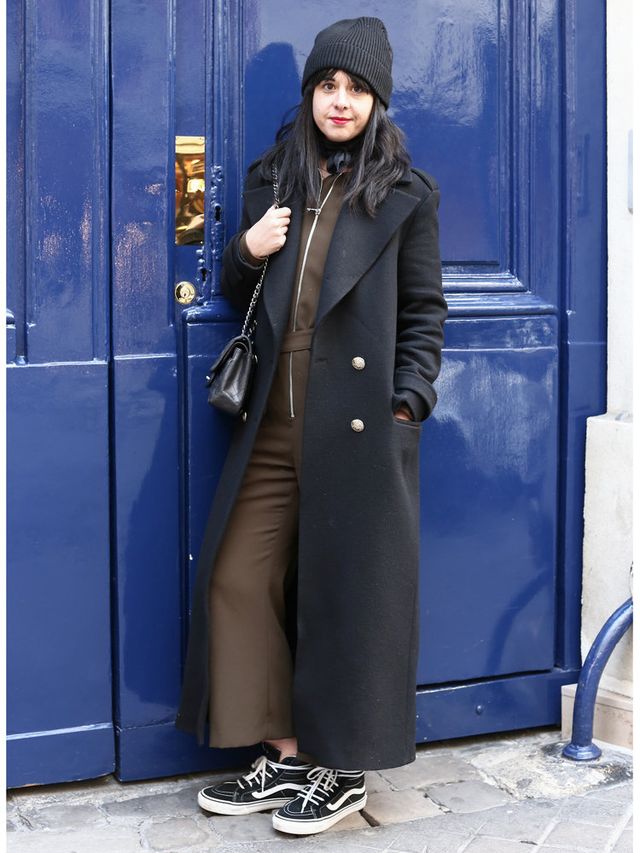 Blue, Coat, Outerwear, Standing, Street fashion, Overcoat, Bag, Fixture, Jacket, Electric blue, 