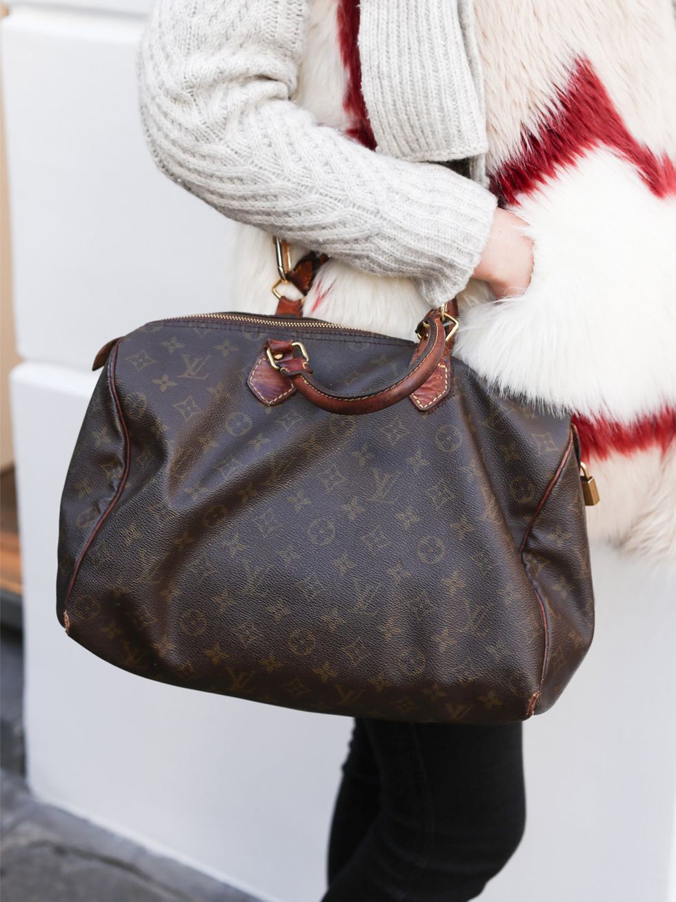 Brown, Bag, Textile, White, Red, Fashion accessory, Shoulder bag, Carmine, Fashion, Leather, 