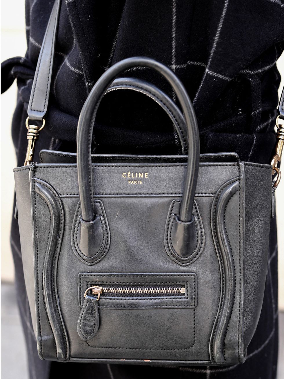 Handbag, Bag, Black, Fashion accessory, Leather, Beauty, Fashion, Shoulder bag, Material property, Satchel, 