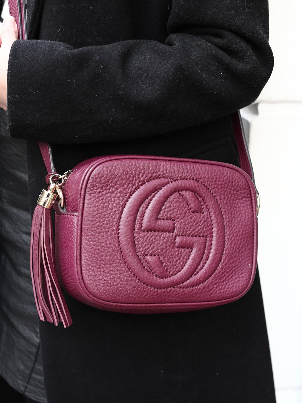 Bag, Pink, Magenta, Purple, Handbag, Fashion accessory, Shoulder, Coin purse, Material property, Leather, 