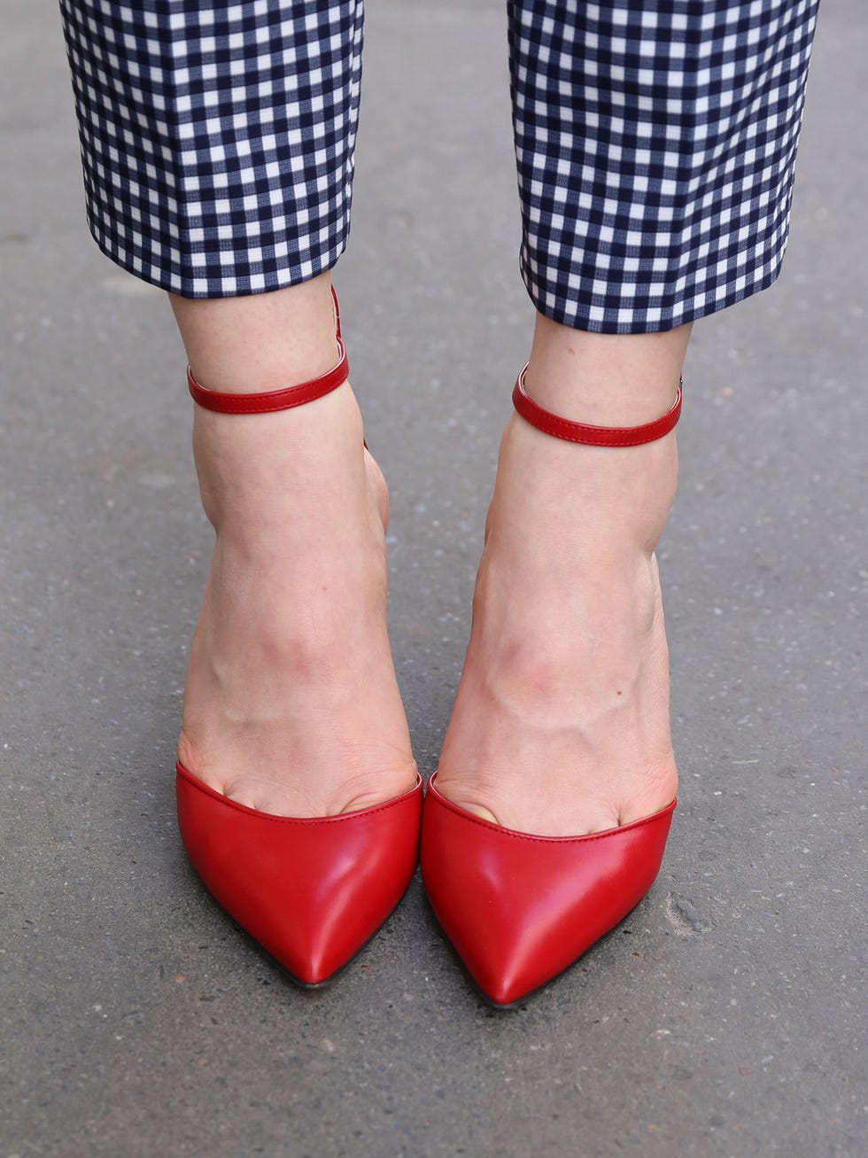 Footwear, Red, Shoe, High heels, Pattern, Ankle, Human leg, Leg, Design, Fashion, 