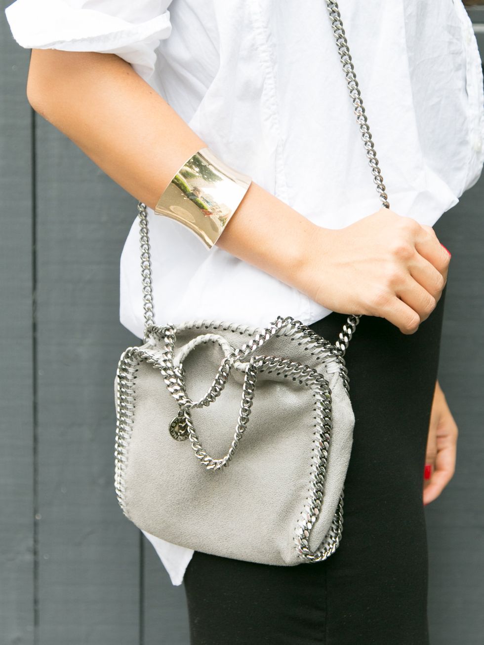 Joint, White, Fashion accessory, Bag, Style, Pattern, Wrist, Fashion, Shoulder bag, Luggage and bags, 