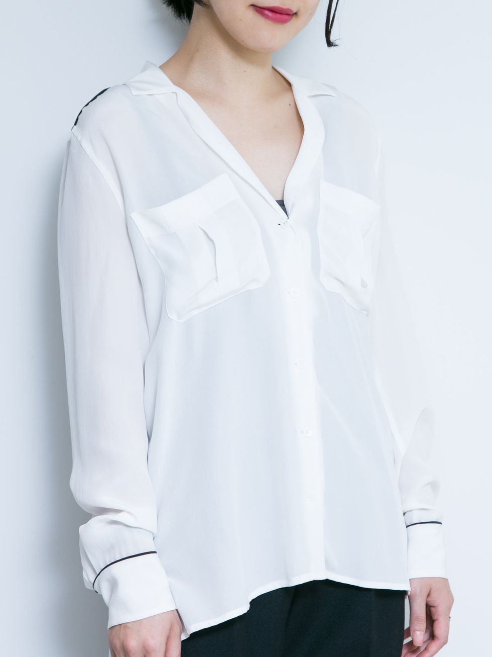 Clothing, White, Shoulder, Sleeve, Neck, Collar, Blouse, Shirt, Top, Joint, 