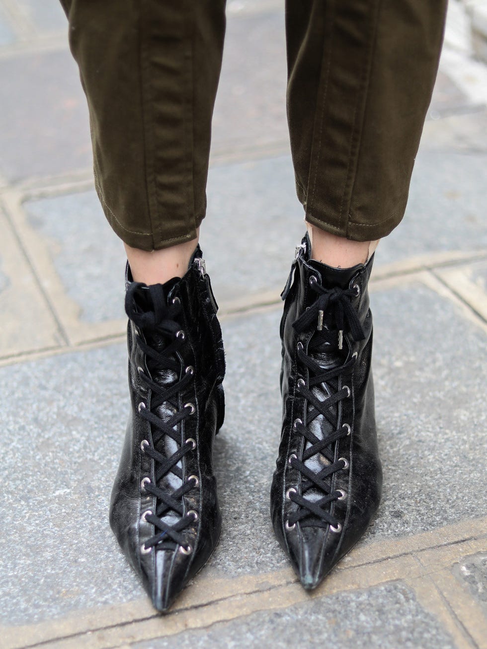 Footwear, Shoe, Black, Leg, Street fashion, Human leg, Fashion, High heels, Boot, Calf, 