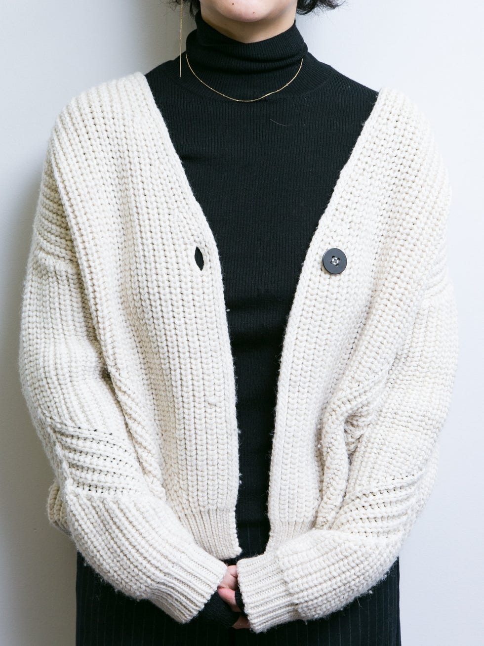 Clothing, Outerwear, White, Sweater, Cardigan, Woolen, Neck, Collar, Wool, Button, 