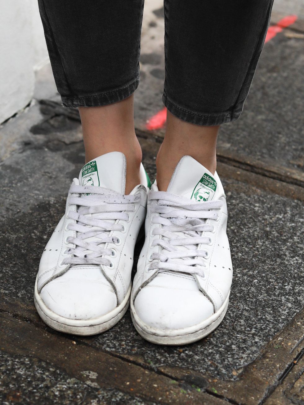 Footwear, Shoe, White, Green, Plimsoll shoe, Street fashion, Fashion, Ankle, Leg, Human leg, 