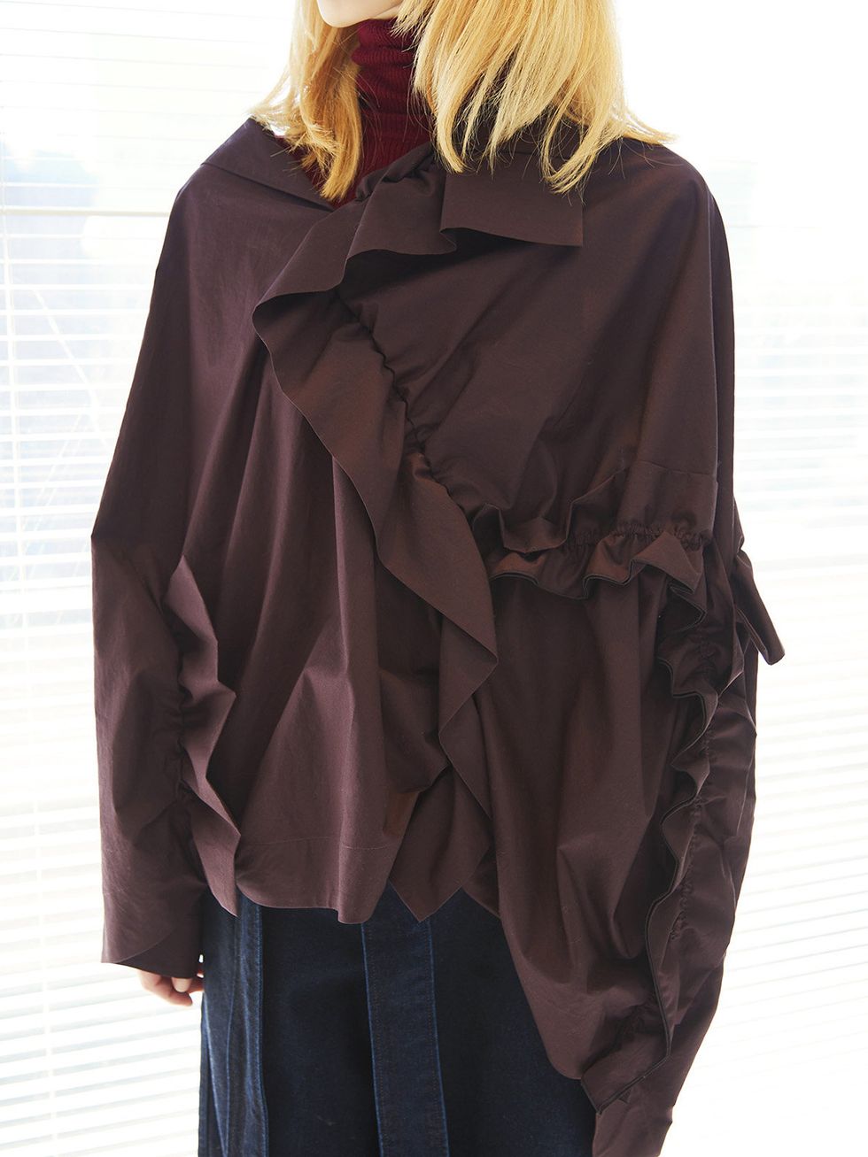 Clothing, Outerwear, Sleeve, Blouse, Shoulder, Neck, Costume, Cape, Mantle, Top, 