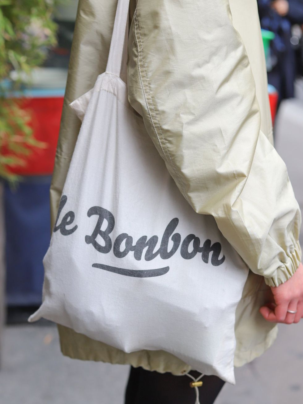 Textile, Style, Bag, Shoulder bag, Shopping bag, Tote bag, 