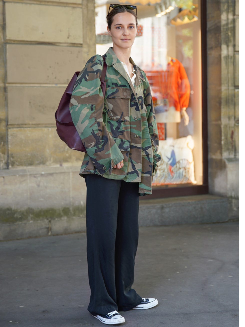 Sleeve, Standing, Style, Street fashion, Collar, Fashion, Knee, Active pants, sweatpant, Camouflage, 