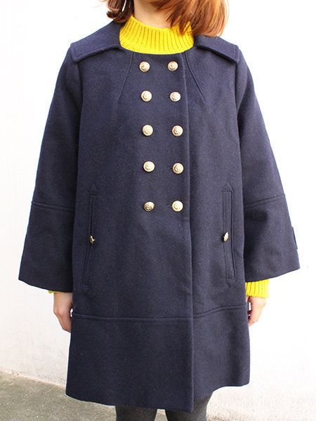 Clothing, Sleeve, Textile, Coat, Outerwear, Collar, Street fashion, Fashion, Pattern, Overcoat, 