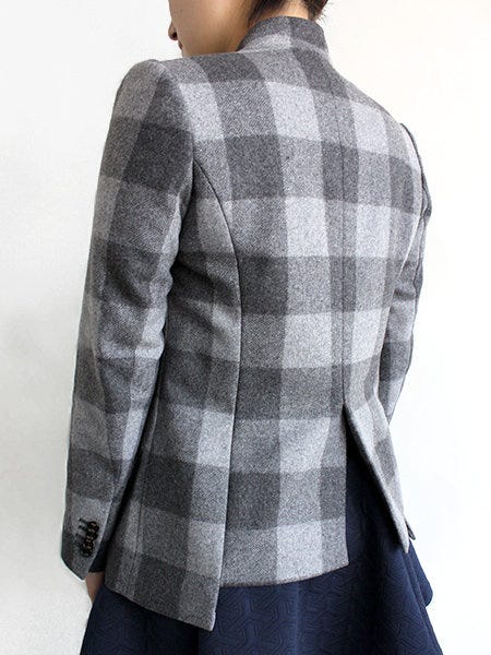 Clothing, Plaid, Collar, Sleeve, Shoulder, Pattern, Textile, Standing, Tartan, Joint, 