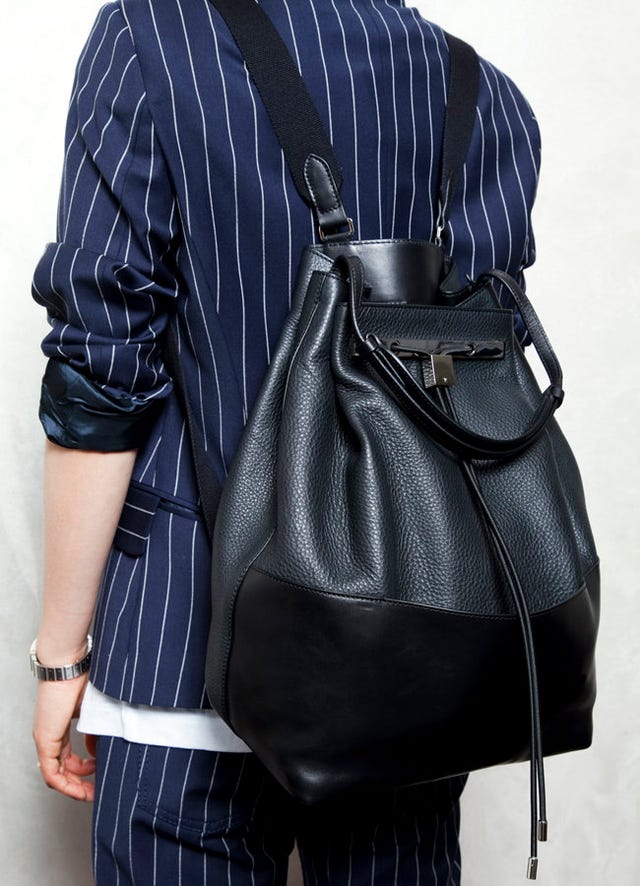 Sleeve, Shoulder, Bag, Textile, Style, Pattern, Fashion, Black, Shoulder bag, Leather, 