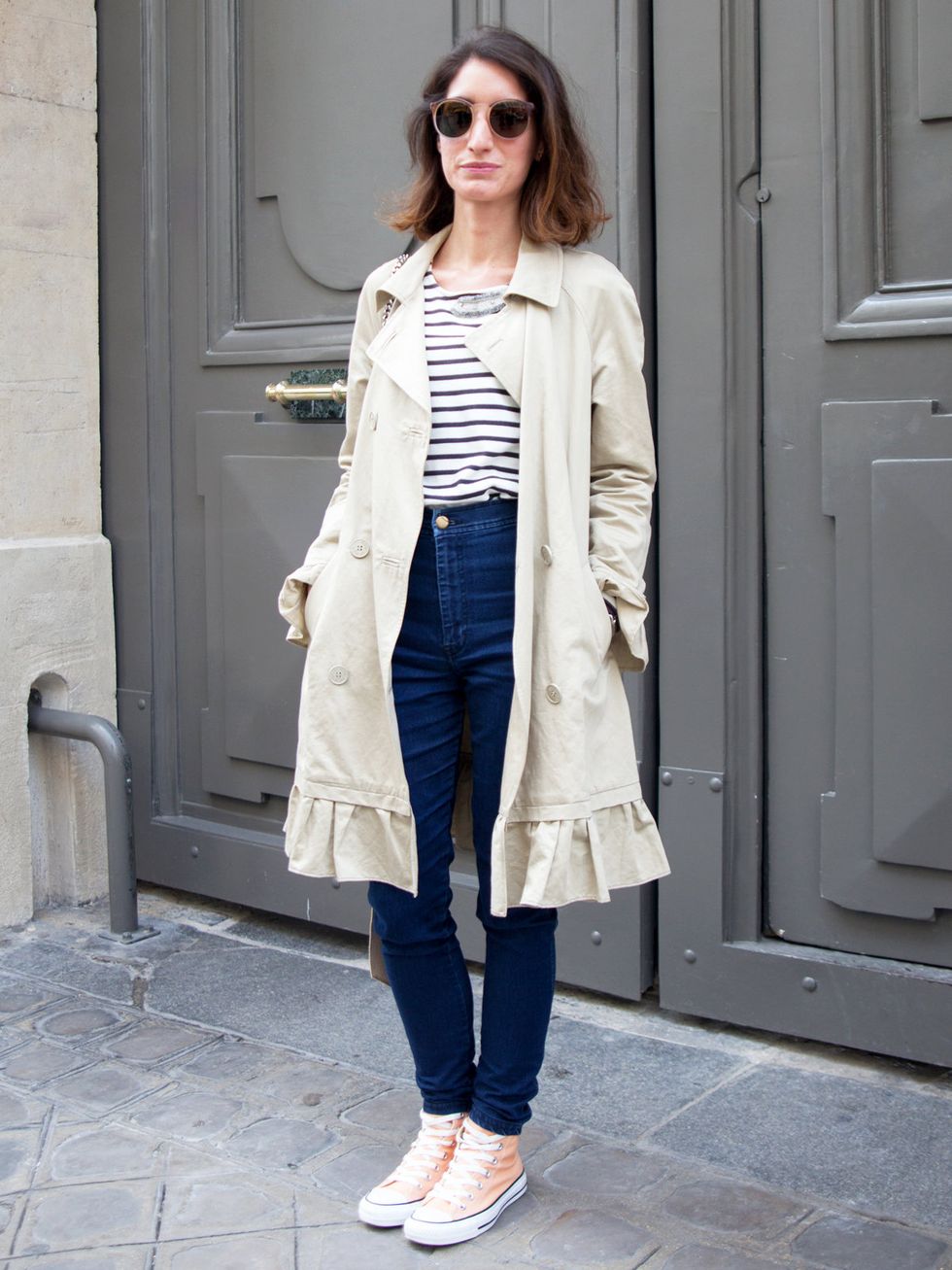 Clothing, Sleeve, Shoulder, Textile, Joint, Outerwear, White, Street fashion, Style, Coat, 