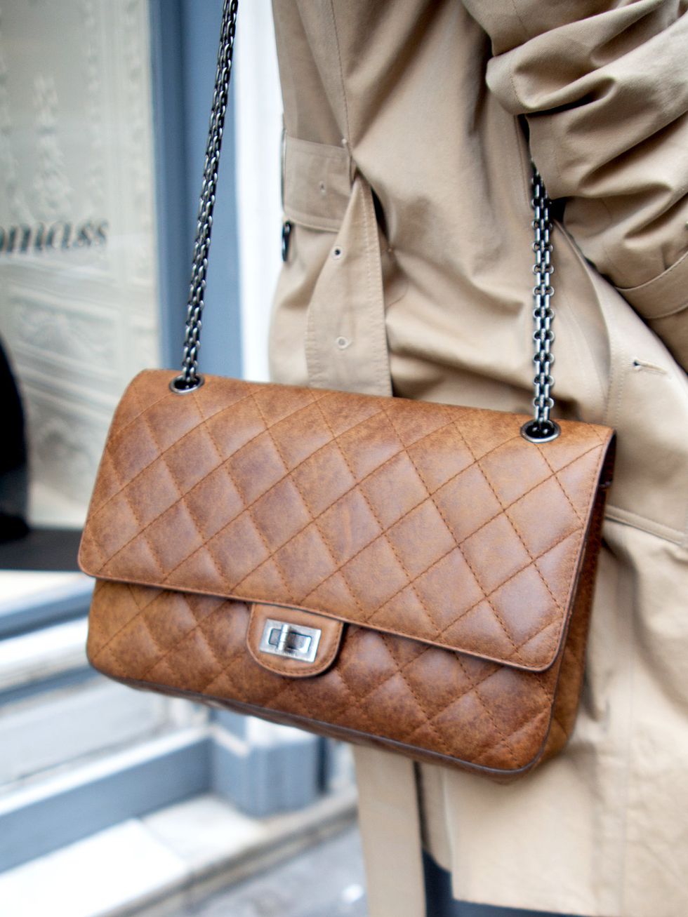 Brown, Bag, Textile, Style, Collar, Pattern, Tan, Shoulder bag, Fashion accessory, Leather, 