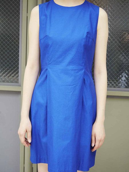Blue, Sleeve, Dress, Shoulder, Textile, Joint, One-piece garment, Electric blue, Day dress, Cobalt blue, 