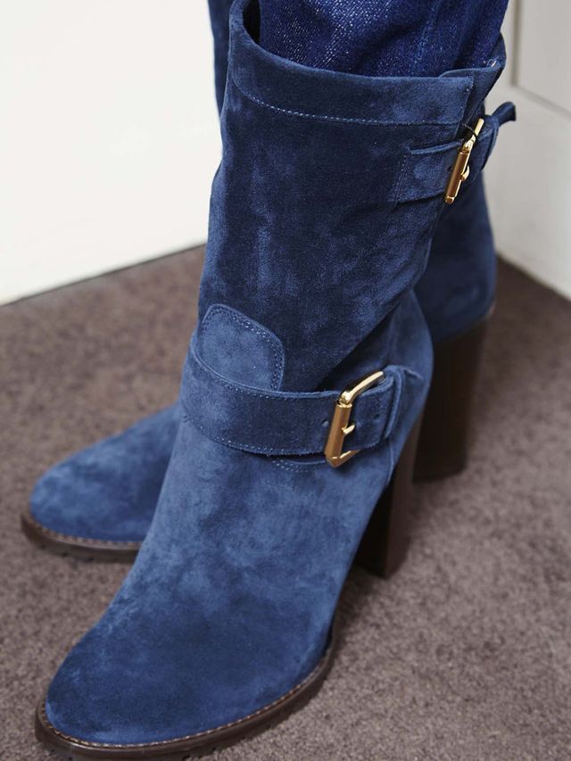 Footwear, Blue, Shoe, Textile, Electric blue, Fashion, Boot, Cobalt blue, Tan, Leather, 