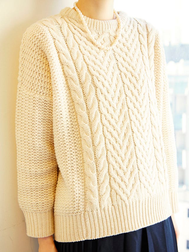 Clothing, Product, Yellow, Sleeve, Shoulder, Textile, Sweater, Wool, Joint, White, 