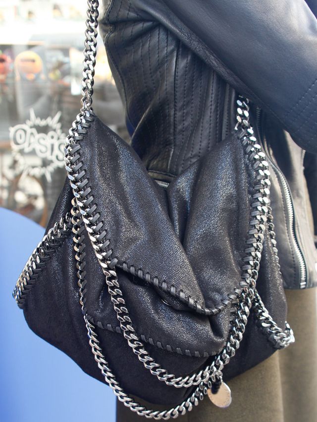 Style, Fashion, Black, Material property, Chain, Leather, Silver, Fashion design, Knot, Natural material, 