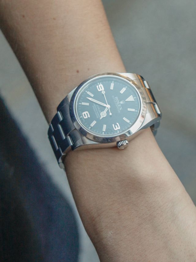 Watch, Wrist, Analog watch, White, Fashion accessory, Watch accessory, Font, Metal, Fashion, Azure, 