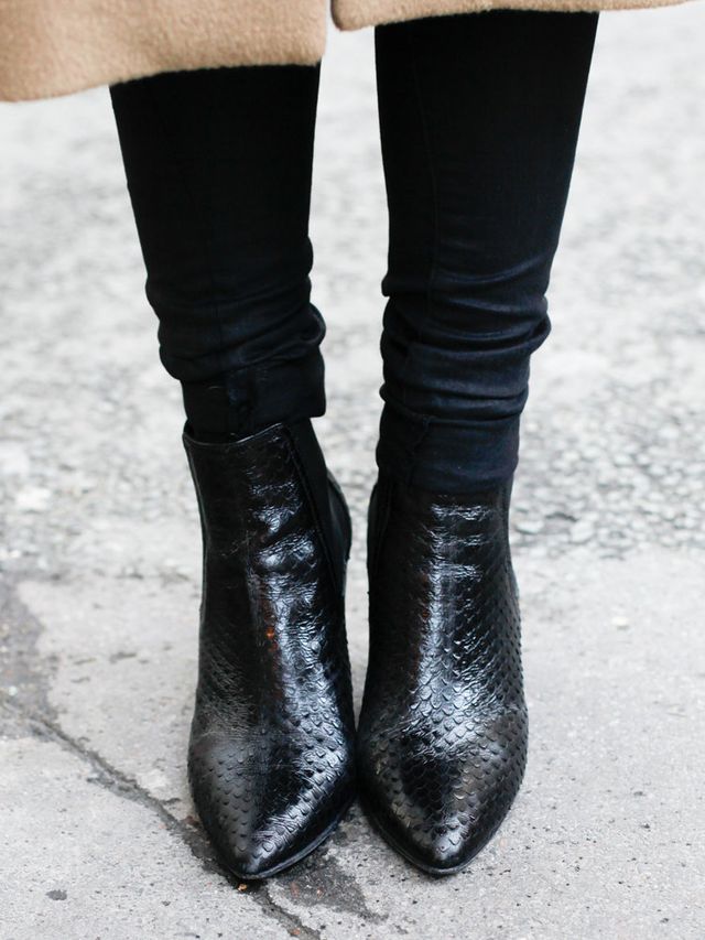 Human leg, Joint, Style, Costume accessory, Fashion, Black, Boot, Knee-high boot, Leather, Sock, 