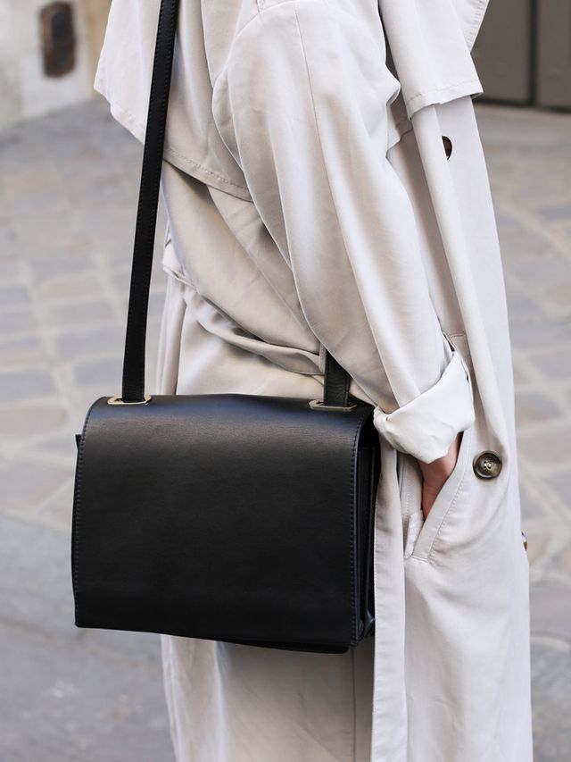 Product, Sleeve, Collar, Textile, White, Style, Bag, Fashion, Pocket, Shoulder bag, 