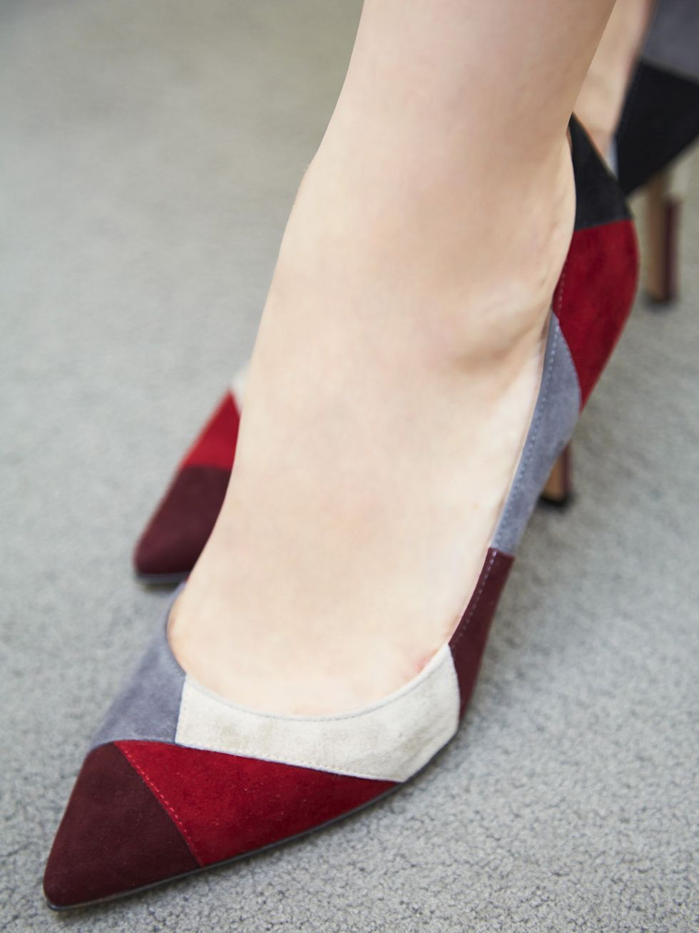 Human leg, Red, Joint, Carmine, Fashion, Foot, Basic pump, Close-up, Court shoe, Calf, 
