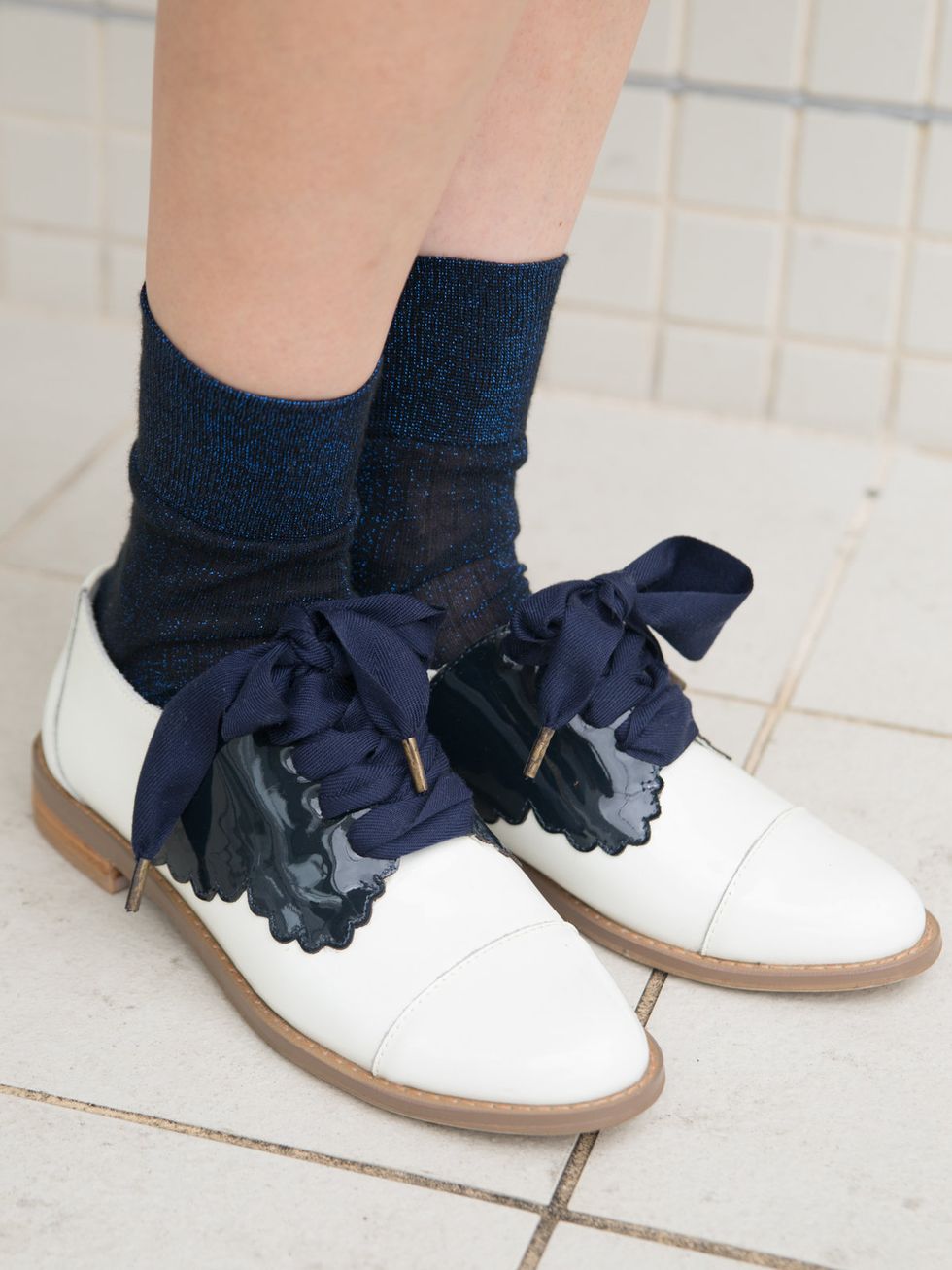 Footwear, Blue, Human leg, Shoe, White, Fashion, Black, Sock, Grey, Beige, 