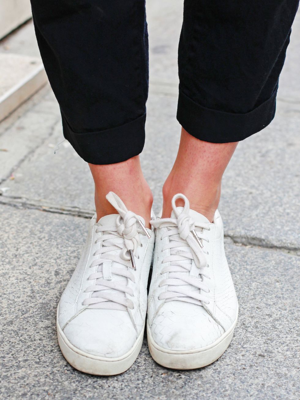 Footwear, Shoe, White, Human leg, Style, Fashion, Black, Sneakers, Grey, Street fashion, 