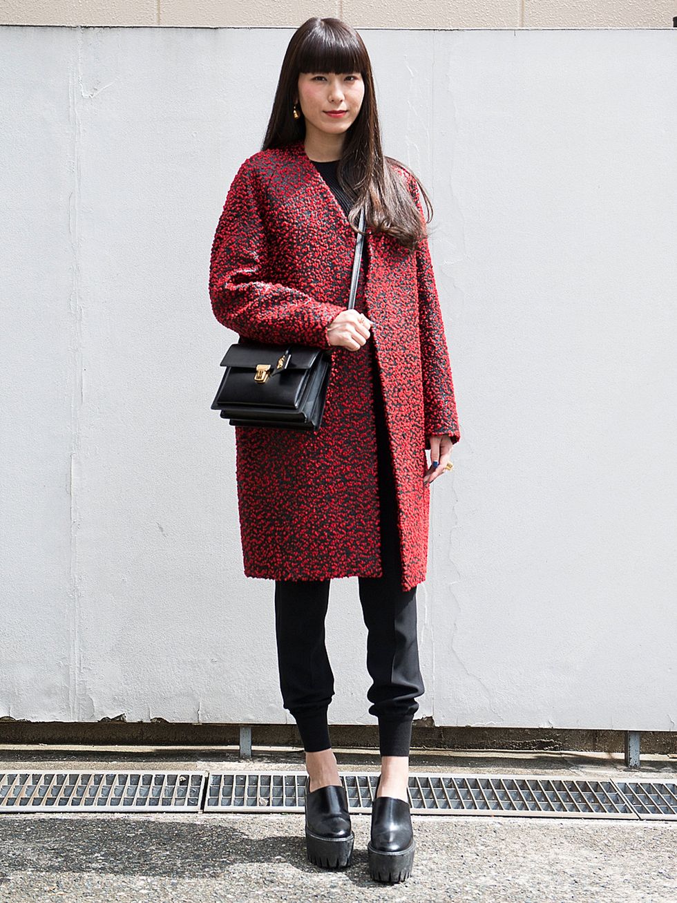 Clothing, Footwear, Sleeve, Textile, Outerwear, Street fashion, Style, Pattern, Bag, Knee, 