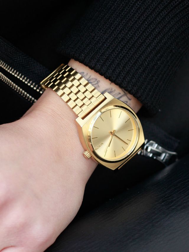 Analog watch, Watch, Wrist, Watch accessory, Fashion accessory, Font, Metal, Everyday carry, Fashion, Brand, 