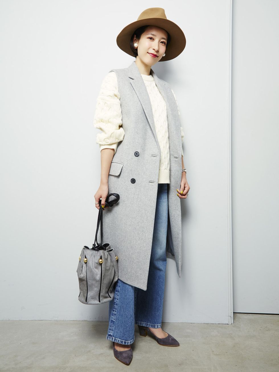Clothing, Hat, Sleeve, Collar, Bag, Textile, Coat, Outerwear, Fashion accessory, Style, 