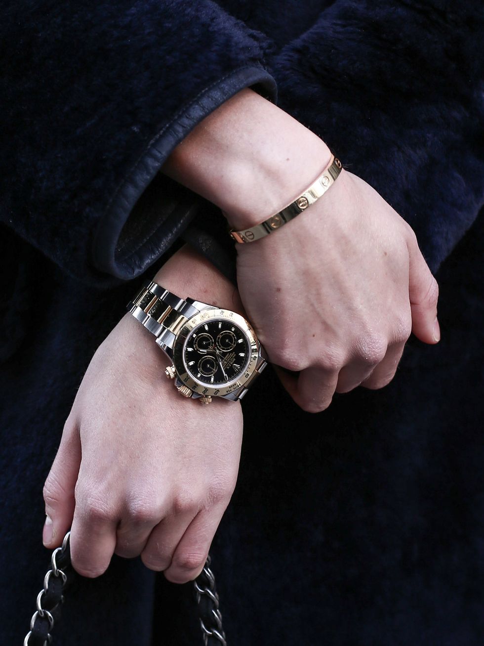 Finger, Wrist, Hand, Analog watch, Fashion accessory, Watch, Watch accessory, Fashion, Cool, Metal, 