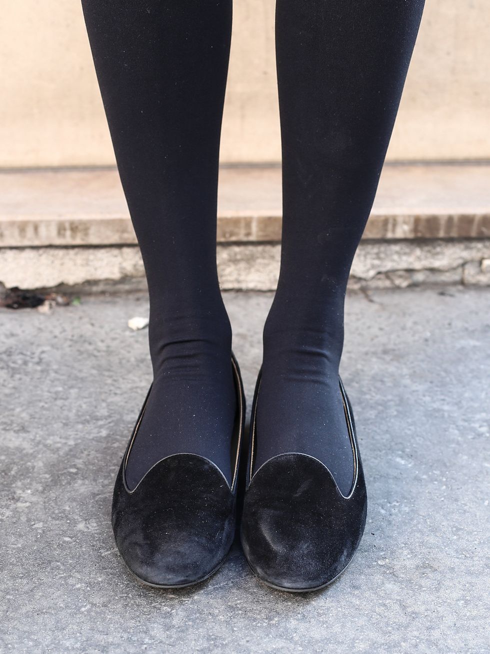 Human leg, Shoe, Style, Black, Dress shoe, Material property, Leather, Close-up, Calf, Foot, 