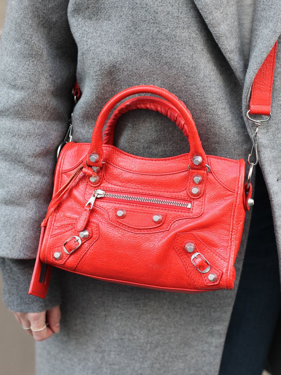 Product, Brown, Sleeve, Textile, Red, Bag, White, Style, Carmine, Fashion, 