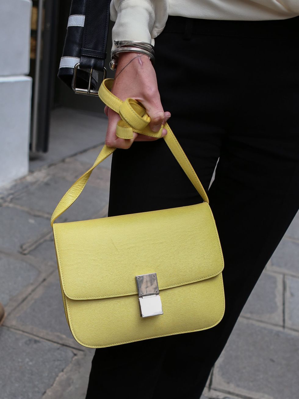 Yellow, Bag, Style, Fashion accessory, Shoulder bag, Fashion, Khaki, Luggage and bags, Tan, Beige, 