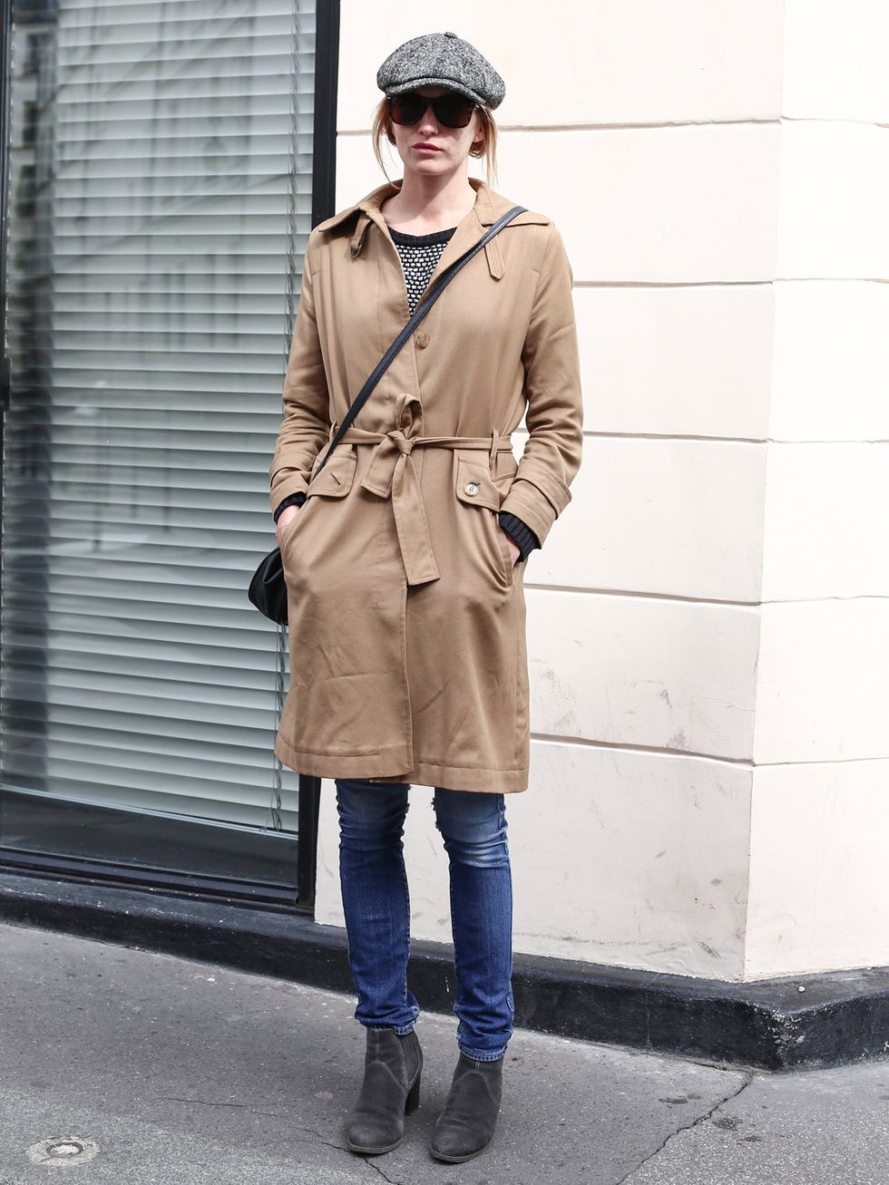 Clothing, Sleeve, Coat, Textile, Collar, Outerwear, Standing, Style, Street fashion, Hat, 
