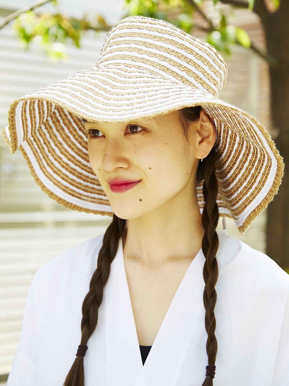 Clothing, Nose, Hat, Lip, Hairstyle, Chin, Collar, White, Fashion accessory, Style, 