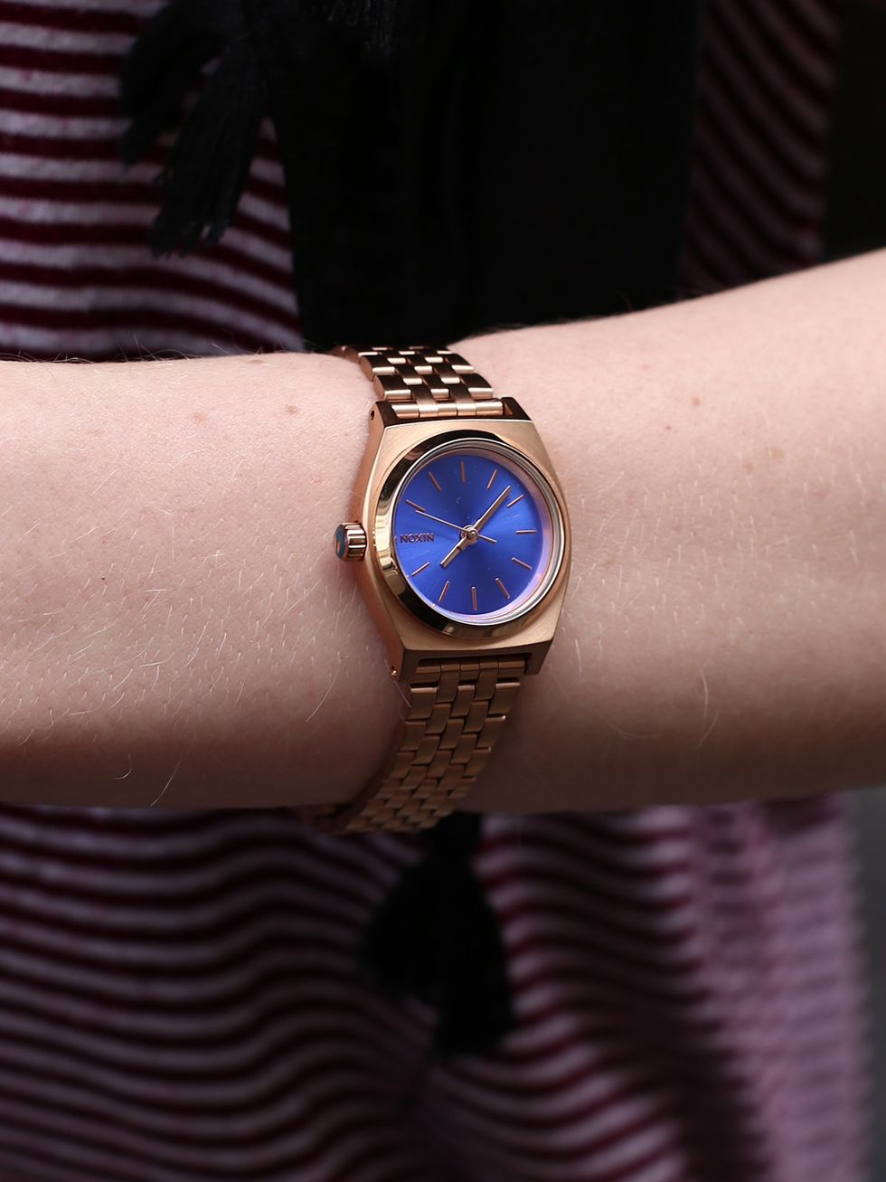 Blue, Watch, Wrist, Photograph, Analog watch, Fashion accessory, Electric blue, Fashion, Watch accessory, Teal, 